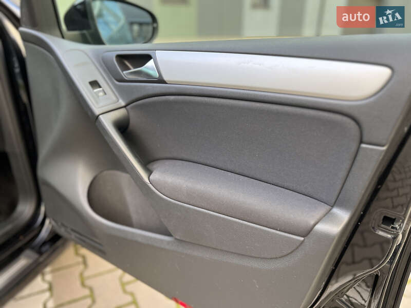 Хетчбек Volkswagen Golf 2009 в Івано-Франківську