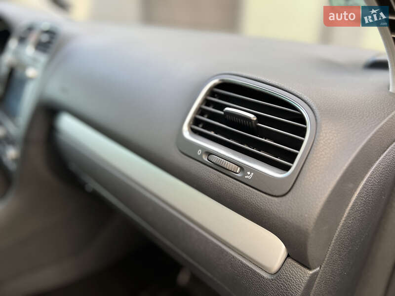 Хетчбек Volkswagen Golf 2009 в Івано-Франківську