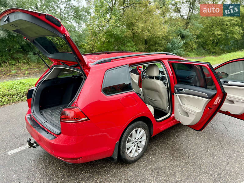 Універсал Volkswagen Golf 2015 в Львові