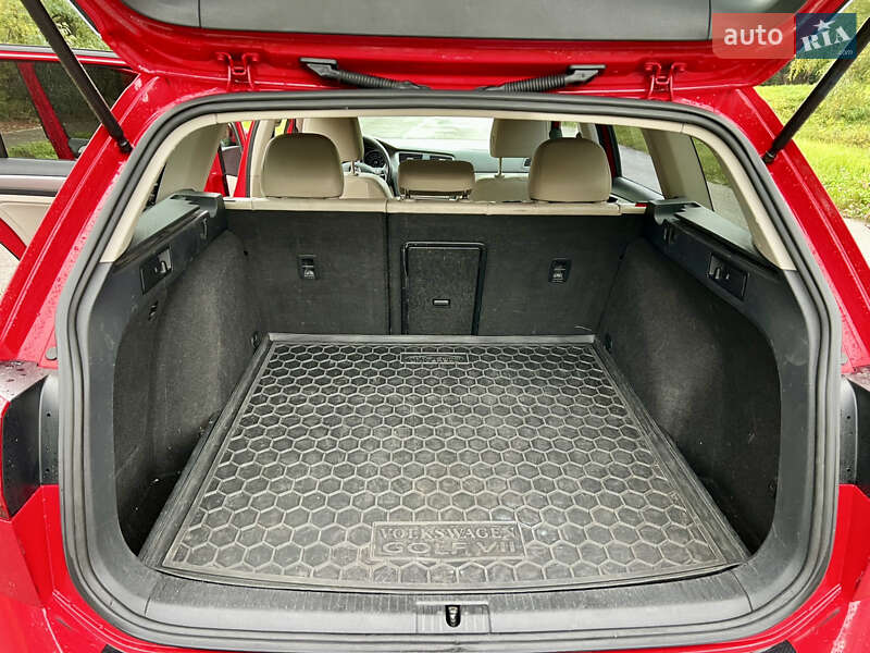 Універсал Volkswagen Golf 2015 в Львові