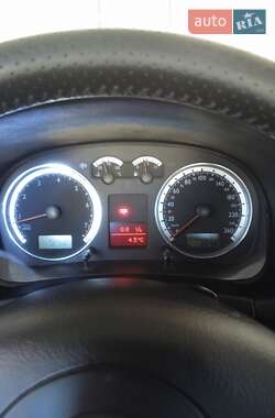 Универсал Volkswagen Golf 2004 в  фото 49 Универсал Volkswagen Golf 2004 в