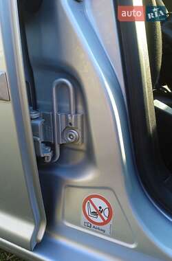 Универсал Volkswagen Golf 2004 в  фото 58 Универсал Volkswagen Golf 2004 в