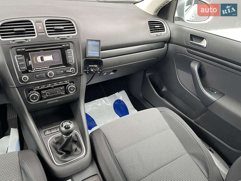 Універсал Volkswagen Golf 2010 в Луцьку