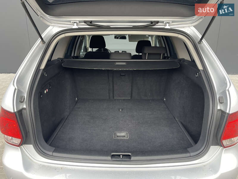 Універсал Volkswagen Golf 2010 в Луцьку