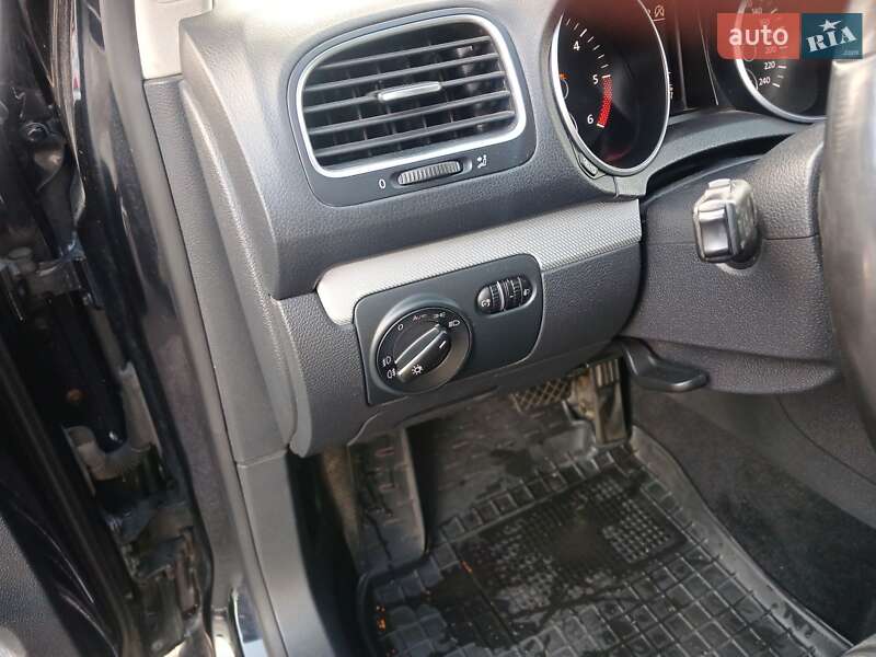 Универсал Volkswagen Golf 2013 в Киеве