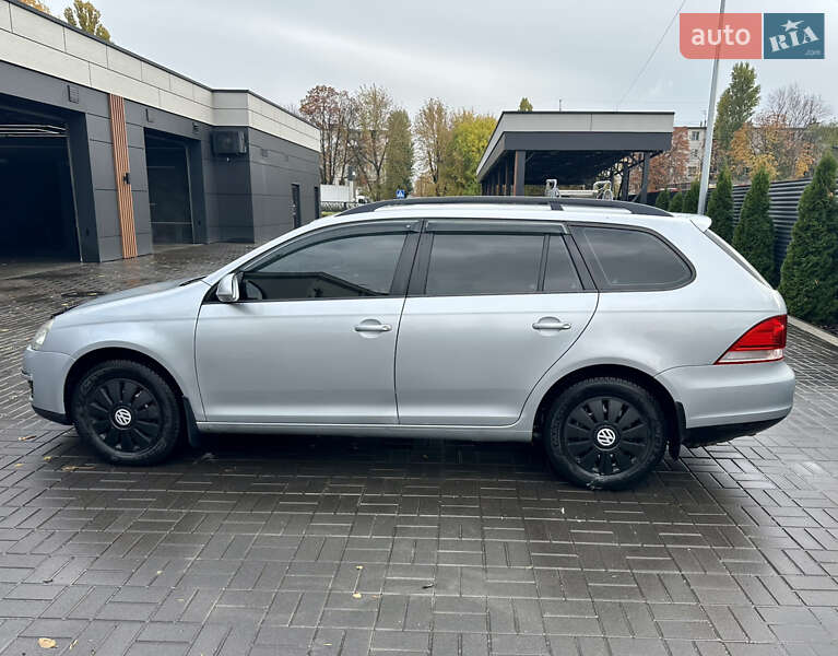 Універсал Volkswagen Golf 2009 в Черкасах