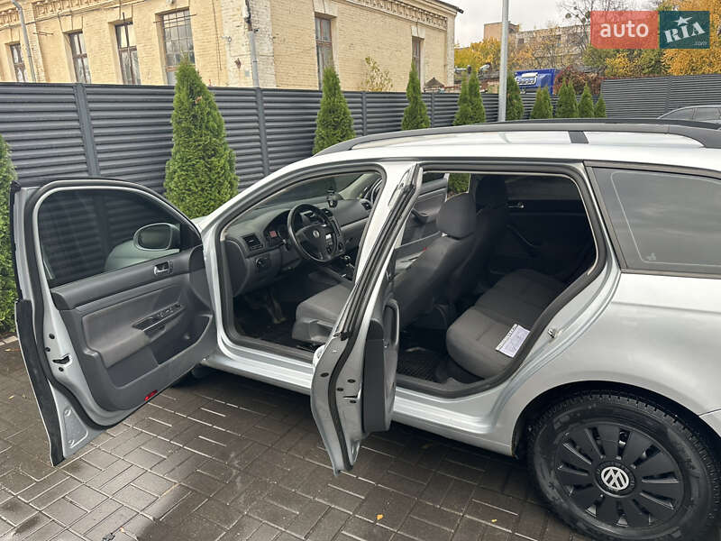 Універсал Volkswagen Golf 2009 в Черкасах