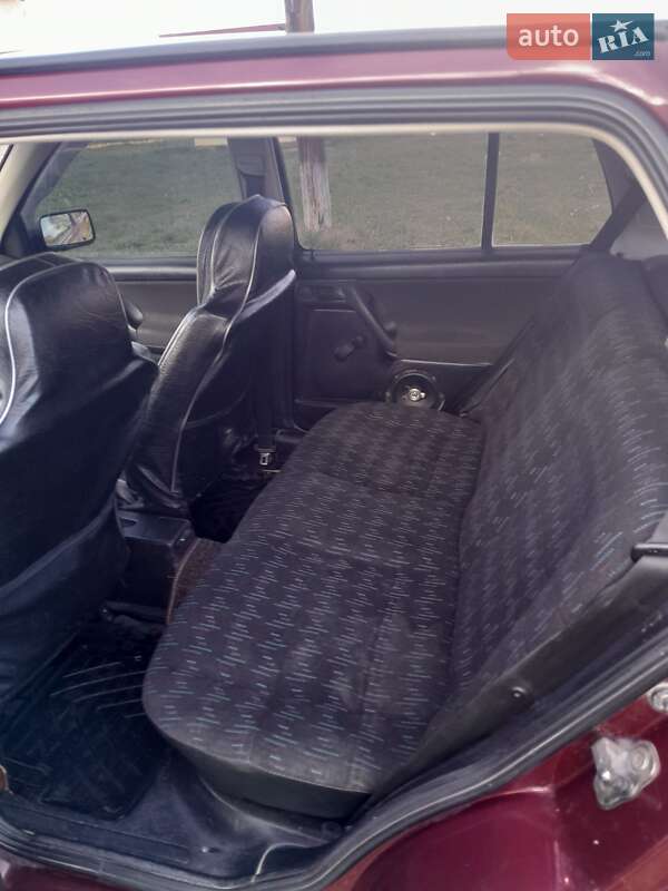 Хэтчбек Volkswagen Golf 1995 в Буденце