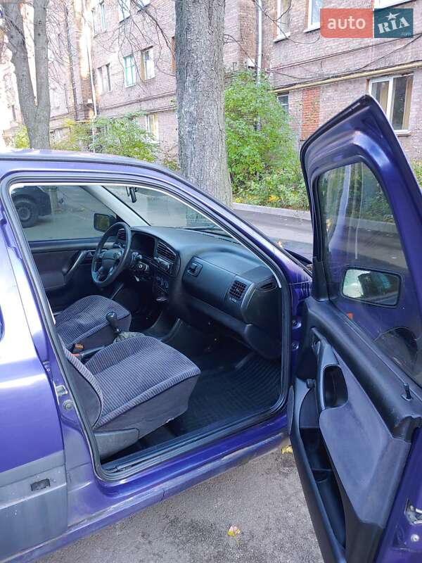 Хэтчбек Volkswagen Golf 1995 в Киеве