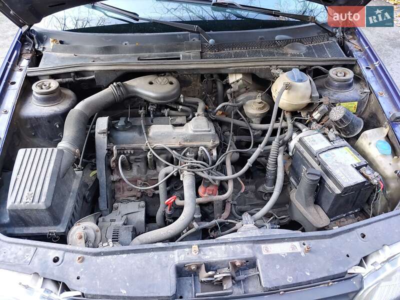 Хэтчбек Volkswagen Golf 1995 в Киеве