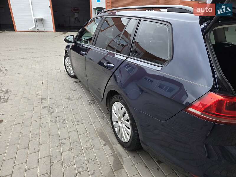 Універсал Volkswagen Golf 2016 в Сумах