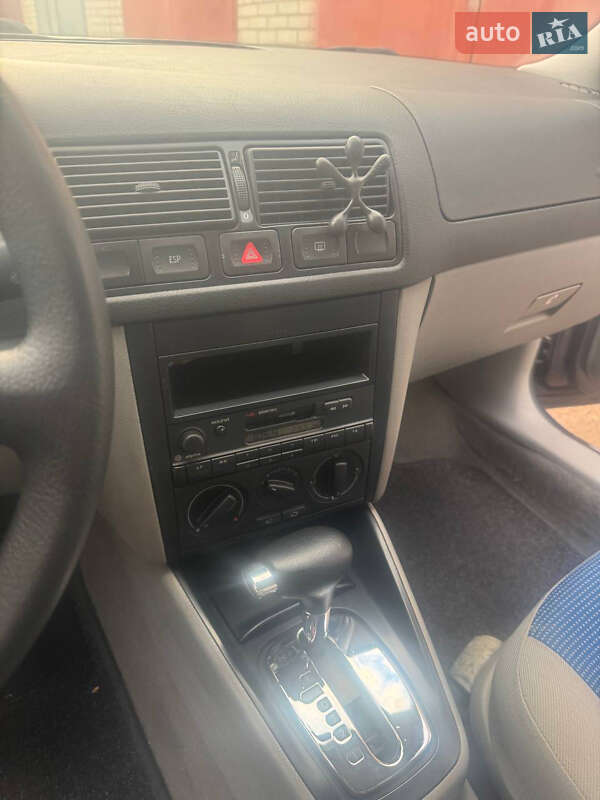 Хэтчбек Volkswagen Golf 2000 в Хмельницком