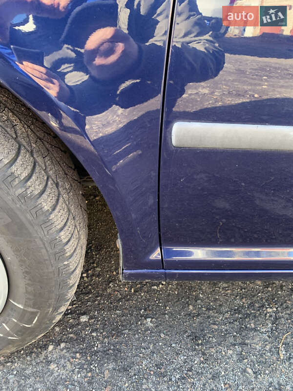 Хэтчбек Volkswagen Golf 2000 в Хмельницком