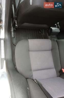 Хэтчбек Volkswagen Golf 2002 в  фото 62 Хэтчбек Volkswagen Golf 2002 в