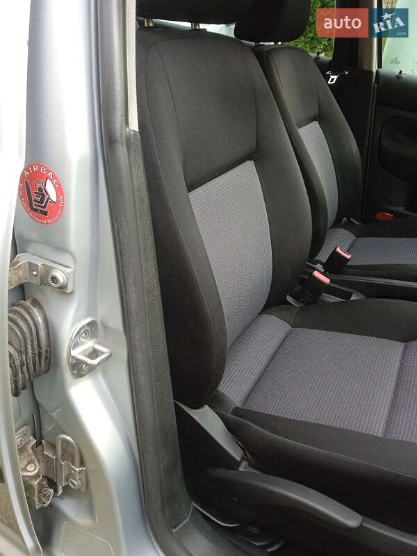 Хетчбек Volkswagen Golf 2002 в Хмельницькому фото 66 Хетчбек Volkswagen Golf 2002 в Хмельницькому