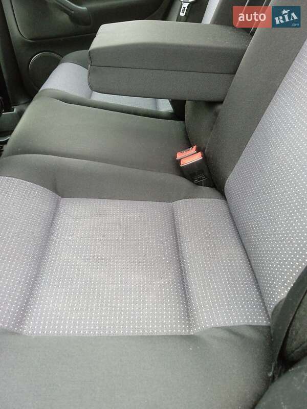 Хетчбек Volkswagen Golf 2002 в Хмельницькому фото 75 Хетчбек Volkswagen Golf 2002 в Хмельницькому