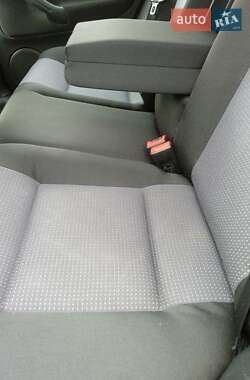 Хэтчбек Volkswagen Golf 2002 в  фото 75 Хэтчбек Volkswagen Golf 2002 в