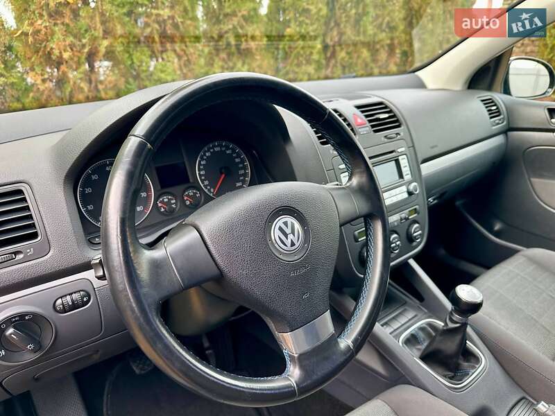 Хетчбек Volkswagen Golf 2008 в Полтаві