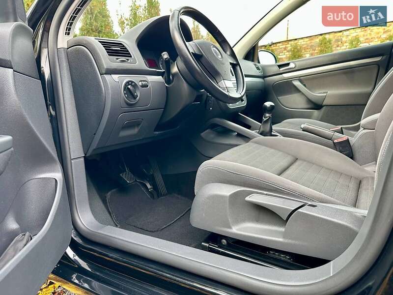 Хетчбек Volkswagen Golf 2008 в Полтаві