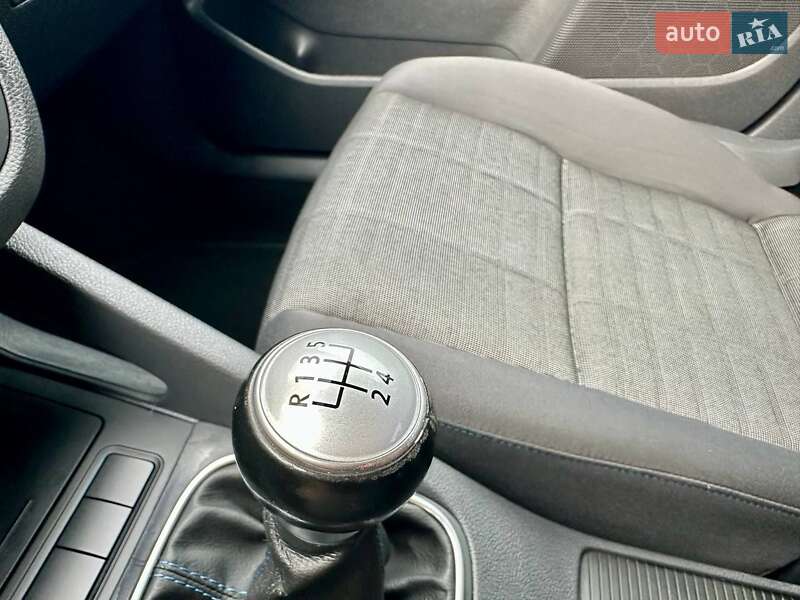 Хетчбек Volkswagen Golf 2008 в Полтаві