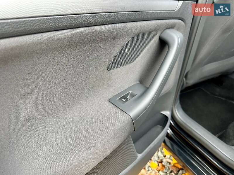 Хетчбек Volkswagen Golf 2008 в Полтаві