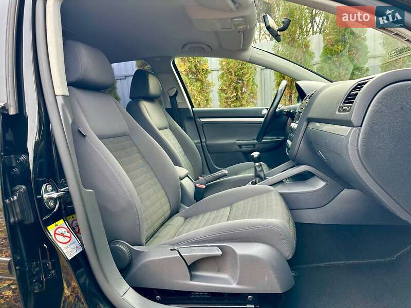 Хетчбек Volkswagen Golf 2008 в Полтаві