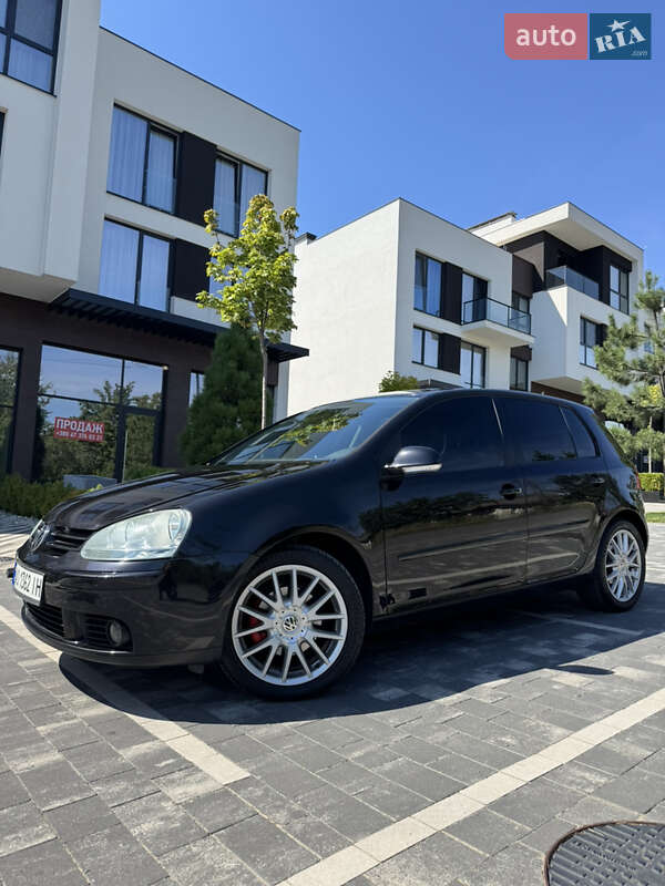 Хэтчбек Volkswagen Golf 2006 в Ужгороде