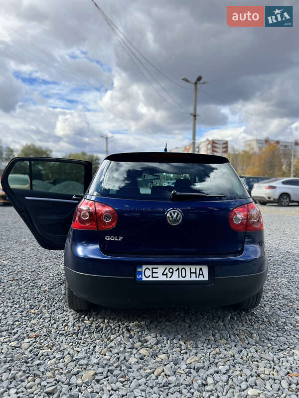 Хетчбек Volkswagen Golf 2008 в Чернівцях