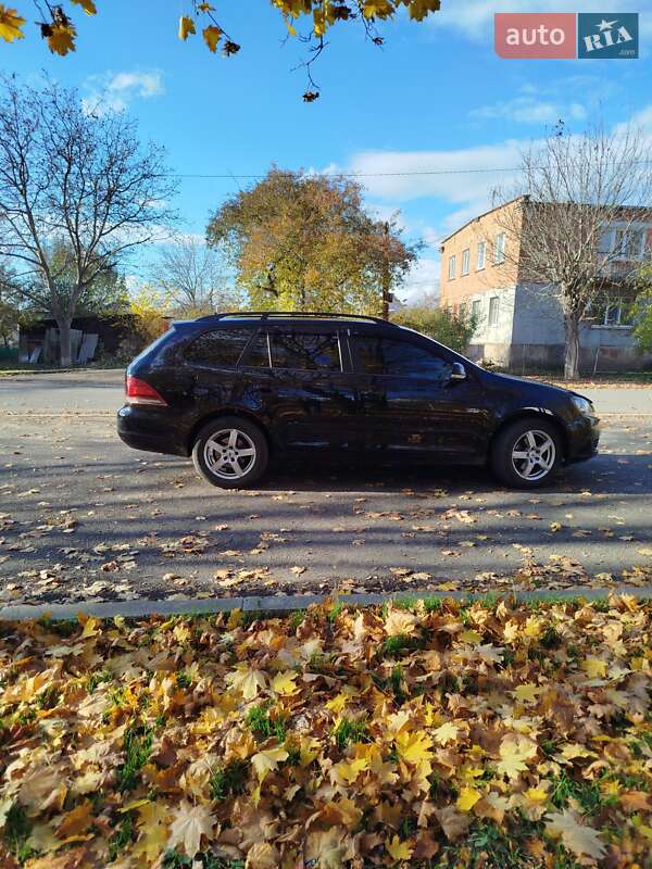 Универсал Volkswagen Golf 2013 в Гайвороне