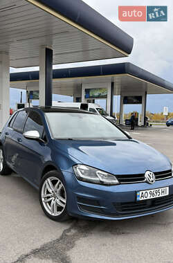 Хэтчбек Volkswagen Golf 2017 в Днепре