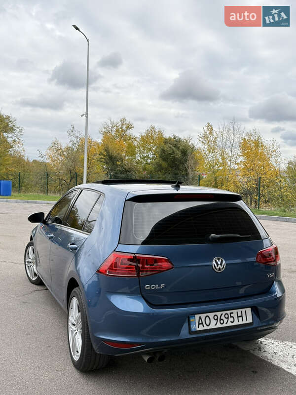 Хетчбек Volkswagen Golf 2017 в Дніпрі