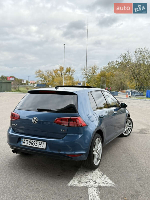 Хетчбек Volkswagen Golf 2017 в Дніпрі
