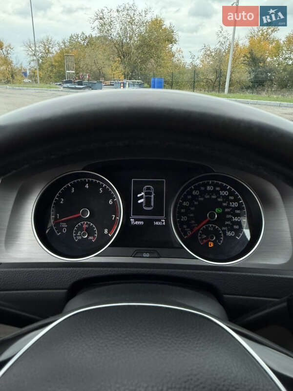 Хетчбек Volkswagen Golf 2017 в Дніпрі