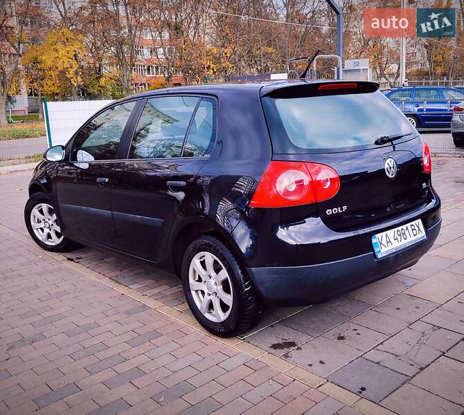 Хэтчбек Volkswagen Golf 2006 в Белой Церкви