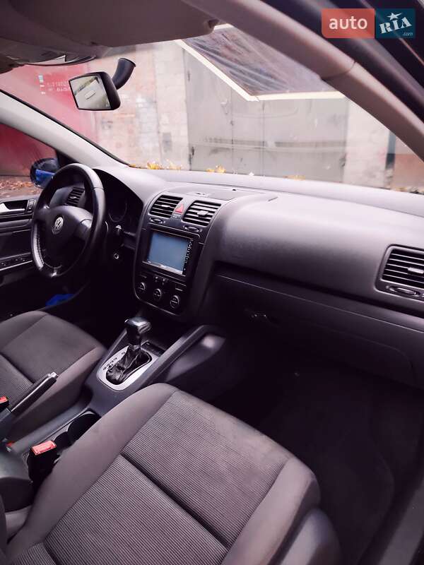 Хэтчбек Volkswagen Golf 2006 в Белой Церкви