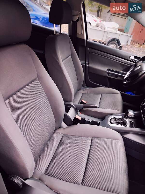 Хэтчбек Volkswagen Golf 2006 в Белой Церкви