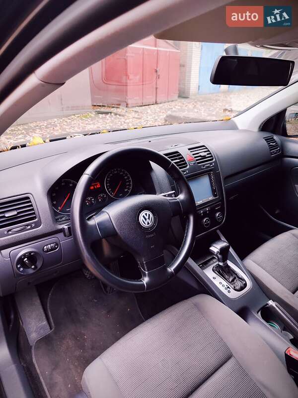 Хэтчбек Volkswagen Golf 2006 в Белой Церкви