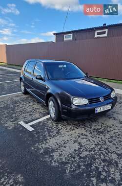 Хетчбек Volkswagen Golf 2003 в Умані