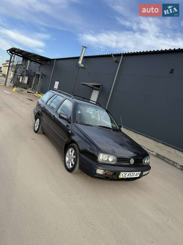 Універсал Volkswagen Golf 1995 в Чернівцях