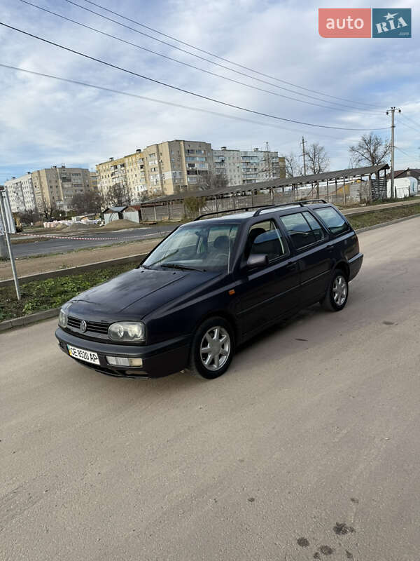 Універсал Volkswagen Golf 1995 в Чернівцях