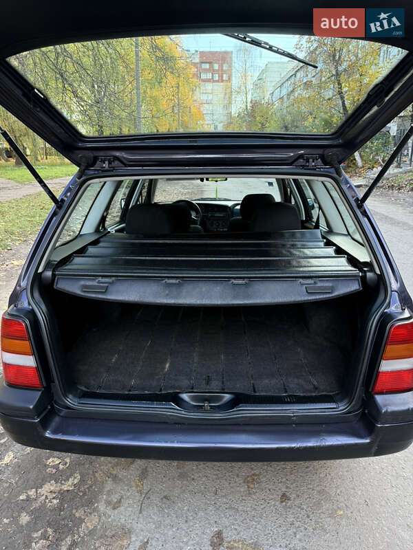Універсал Volkswagen Golf 1995 в Чернівцях