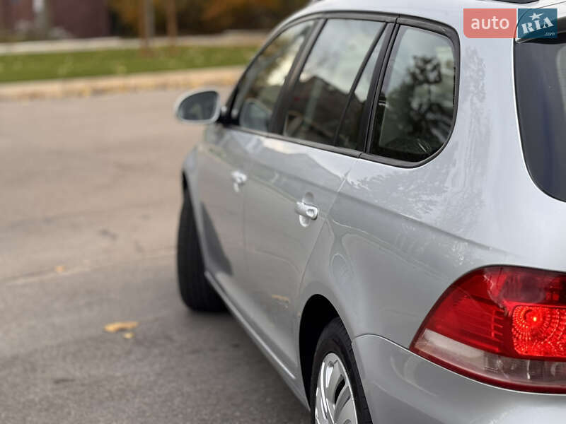 Универсал Volkswagen Golf 2008 в Запорожье