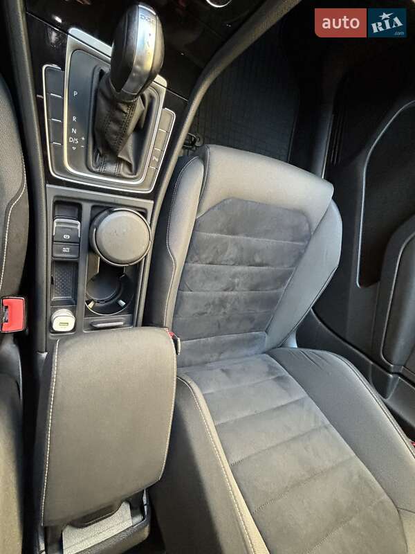 Хетчбек Volkswagen Golf 2013 в Києві