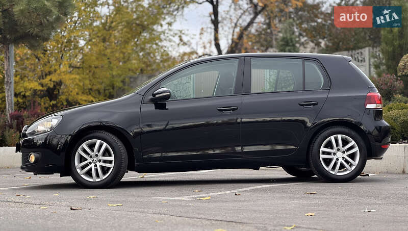 Хэтчбек Volkswagen Golf 2010 в Запорожье