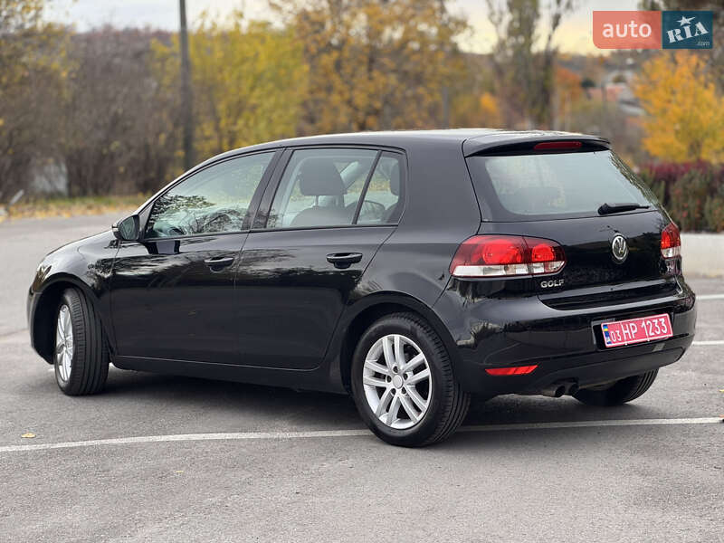 Хэтчбек Volkswagen Golf 2010 в Запорожье