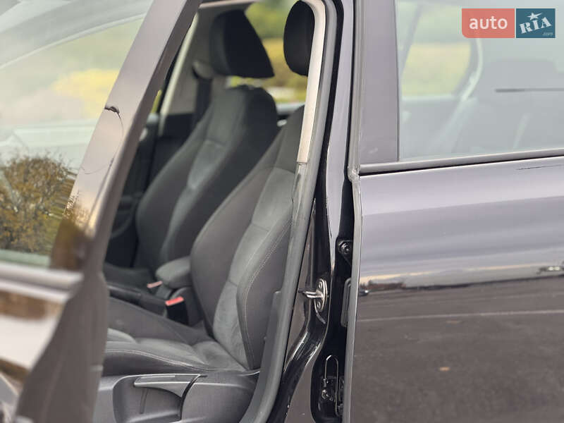 Хэтчбек Volkswagen Golf 2010 в Запорожье