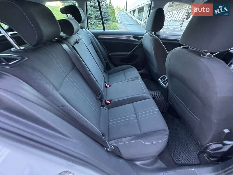 Универсал Volkswagen Golf 2017 в Киеве фото 28 Универсал Volkswagen Golf 2017 в Киеве