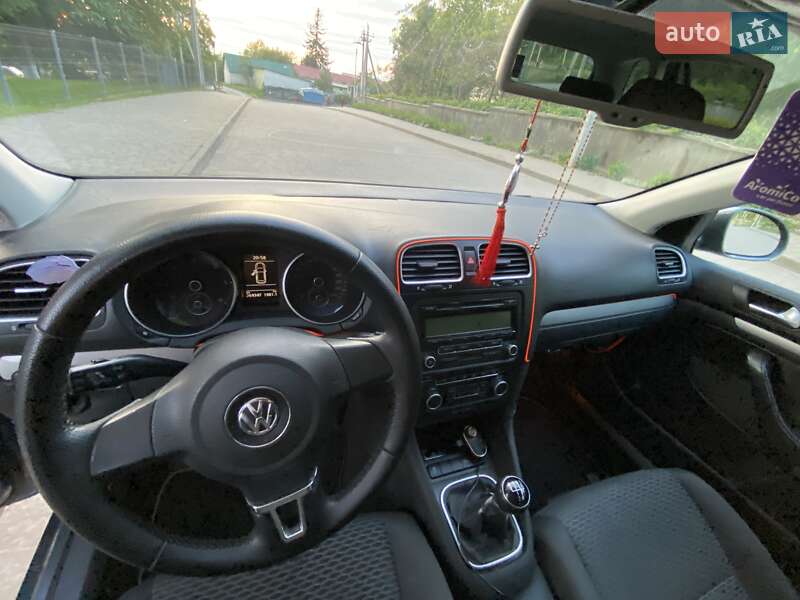 Універсал Volkswagen Golf 2010 в Хмельницькому