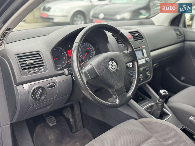 Хэтчбек Volkswagen Golf 2007 в Львове