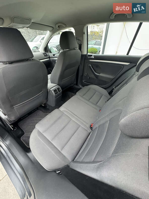 Хэтчбек Volkswagen Golf 2007 в Львове